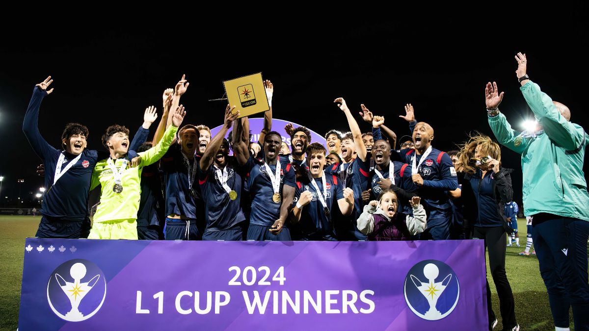 Vaughan Azzurri lifting the L1 Cup.