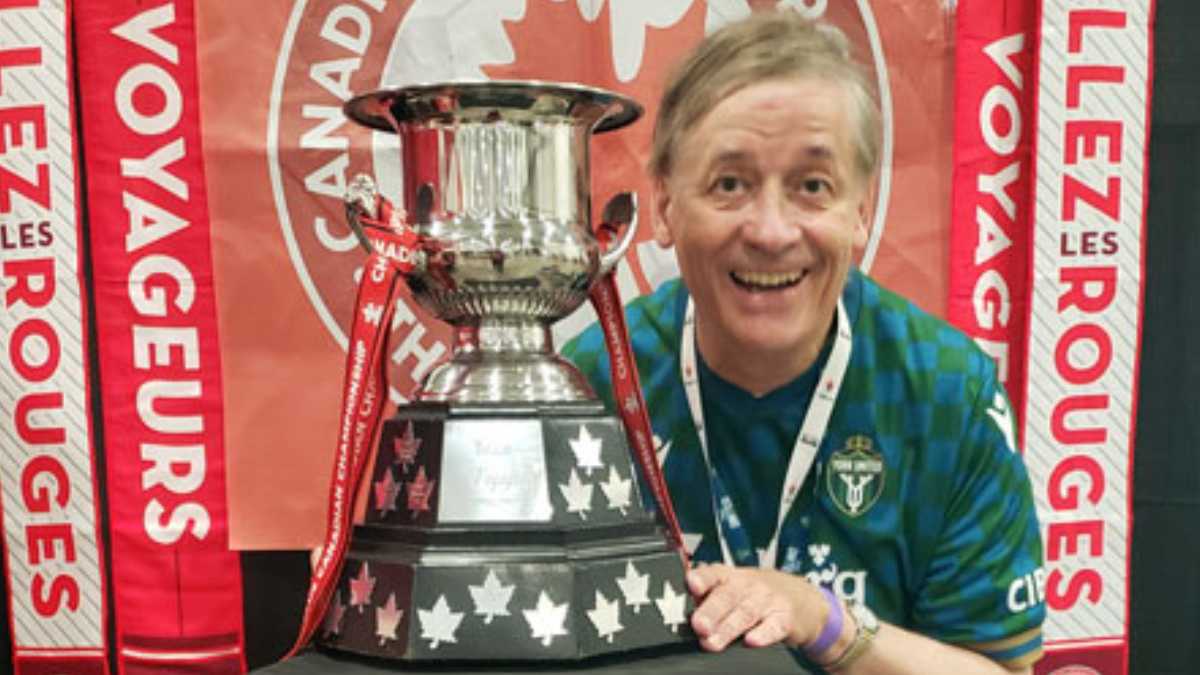 L1ON PHOTO – 2025-03-19T101318.065 Rocket Robin with the Voyageurs Cup